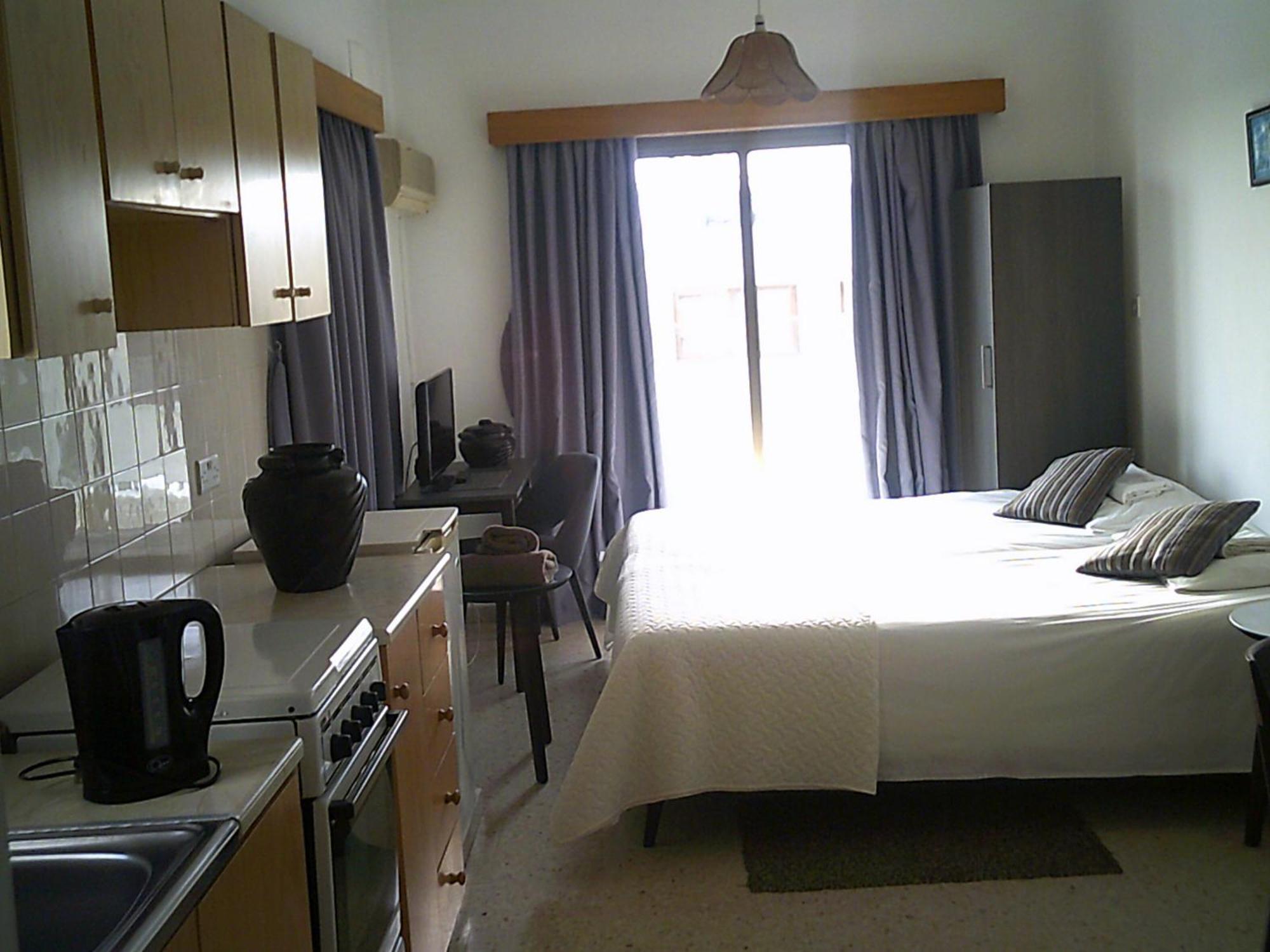 Panklitos Tourist Apartments Paphos Eksteriør billede