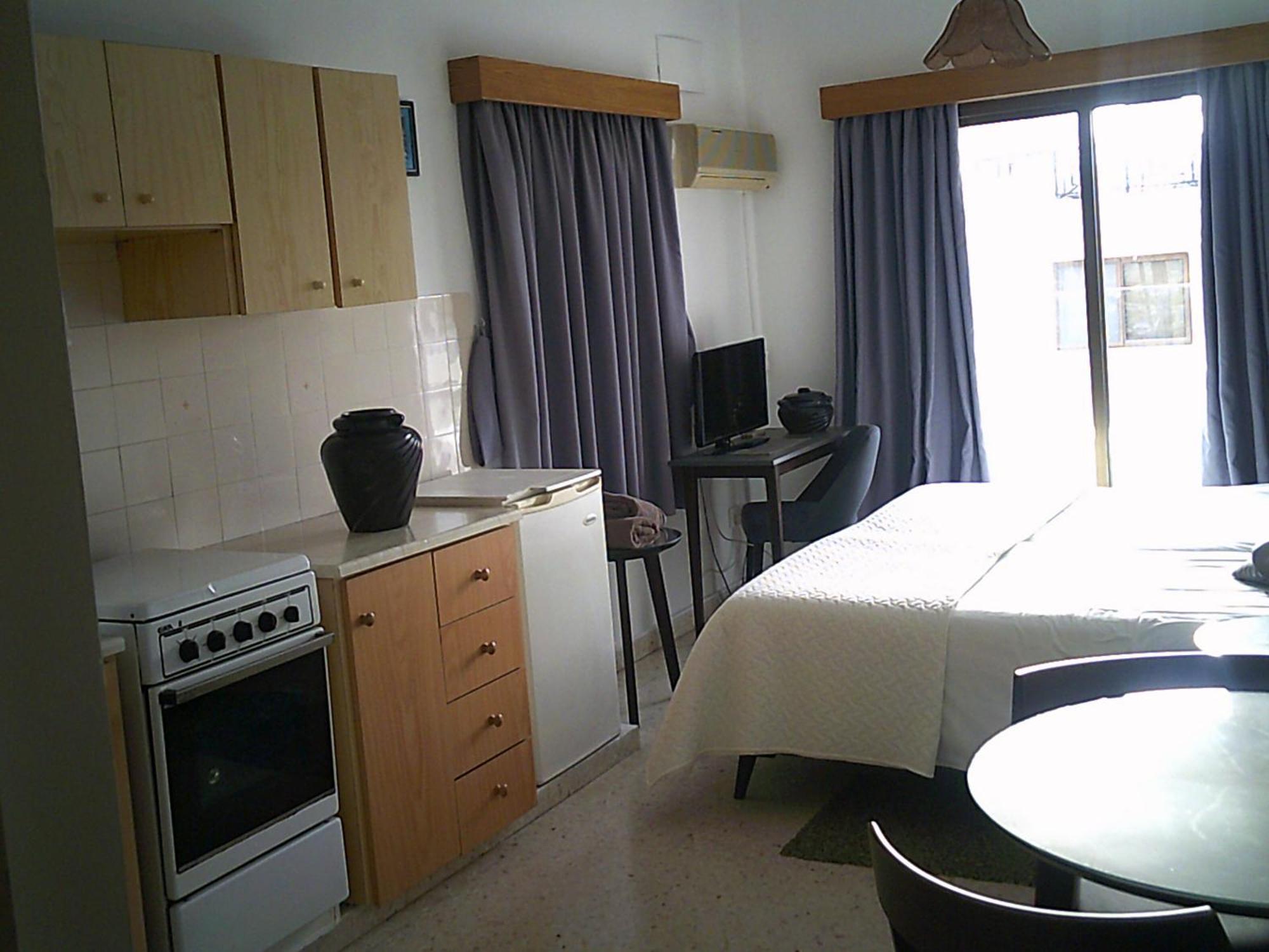 Panklitos Tourist Apartments Paphos Eksteriør billede