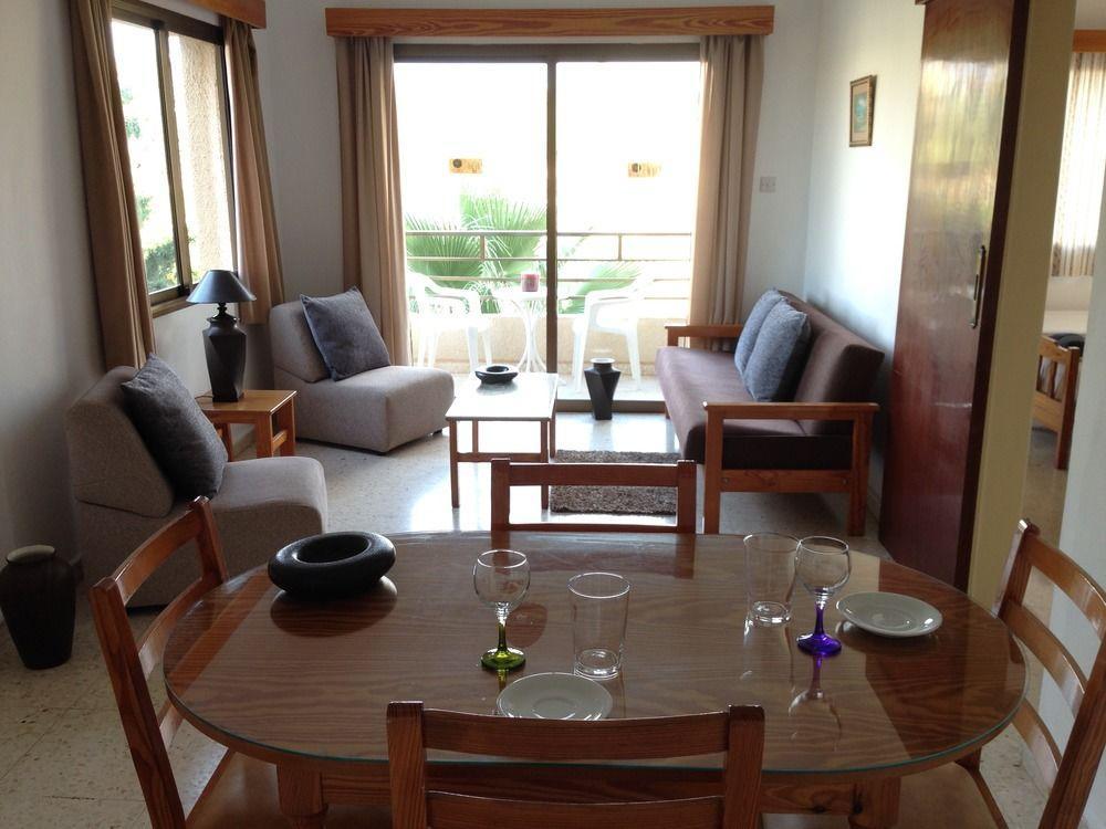 Panklitos Tourist Apartments Paphos Eksteriør billede